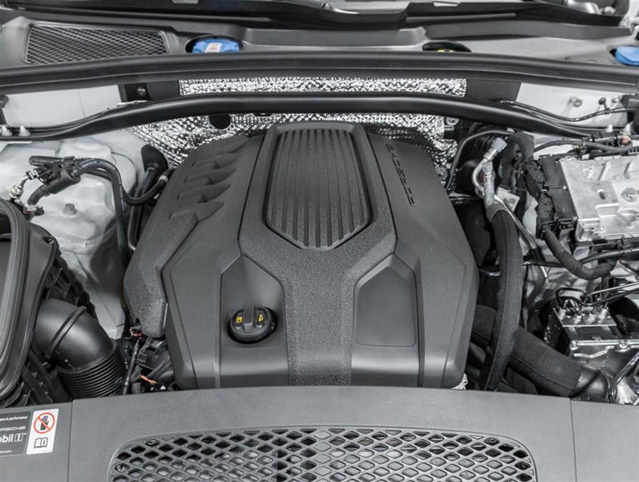 2026 Porsche Macan  Photo
