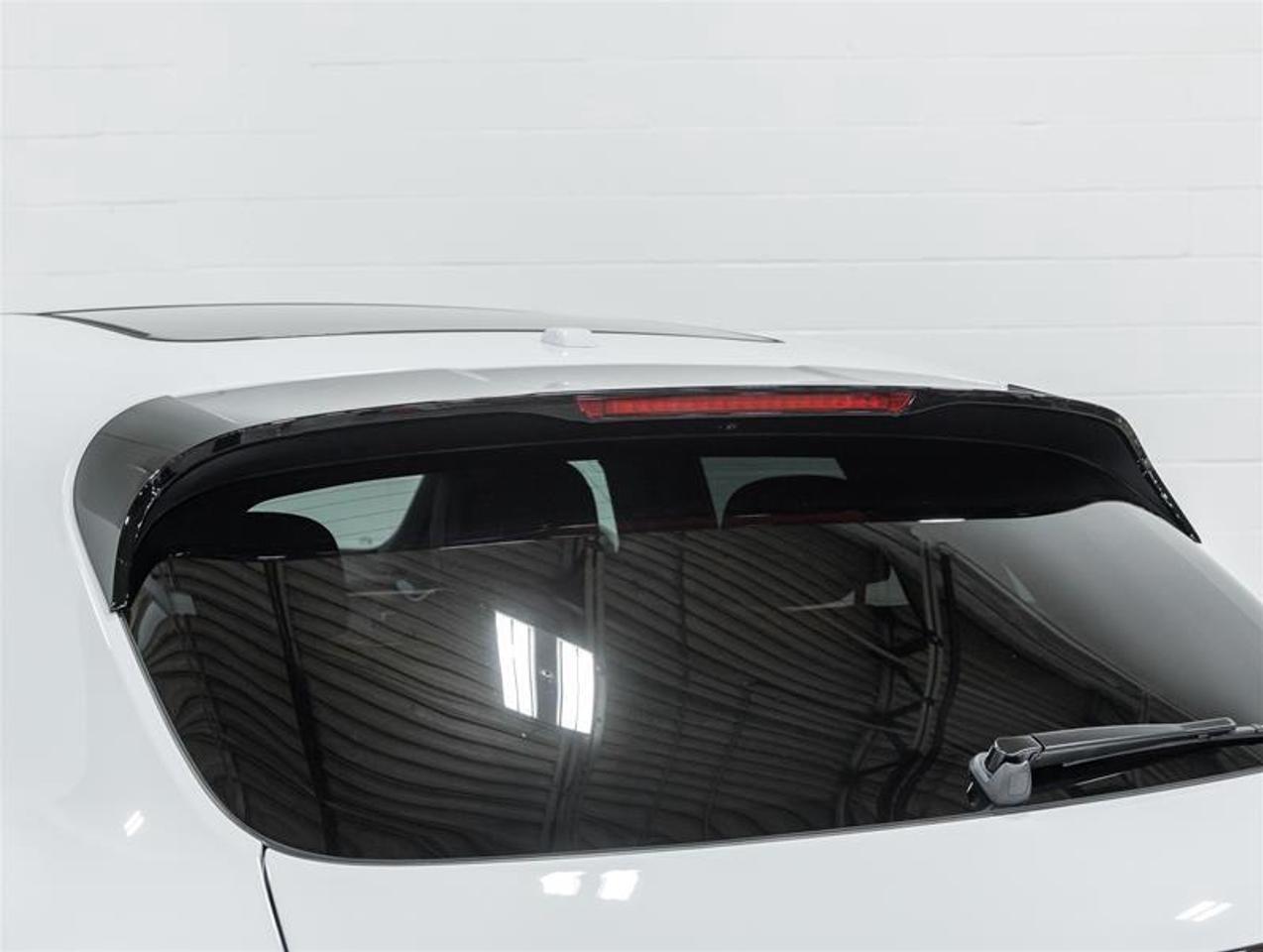 2026 Porsche Macan  Photo