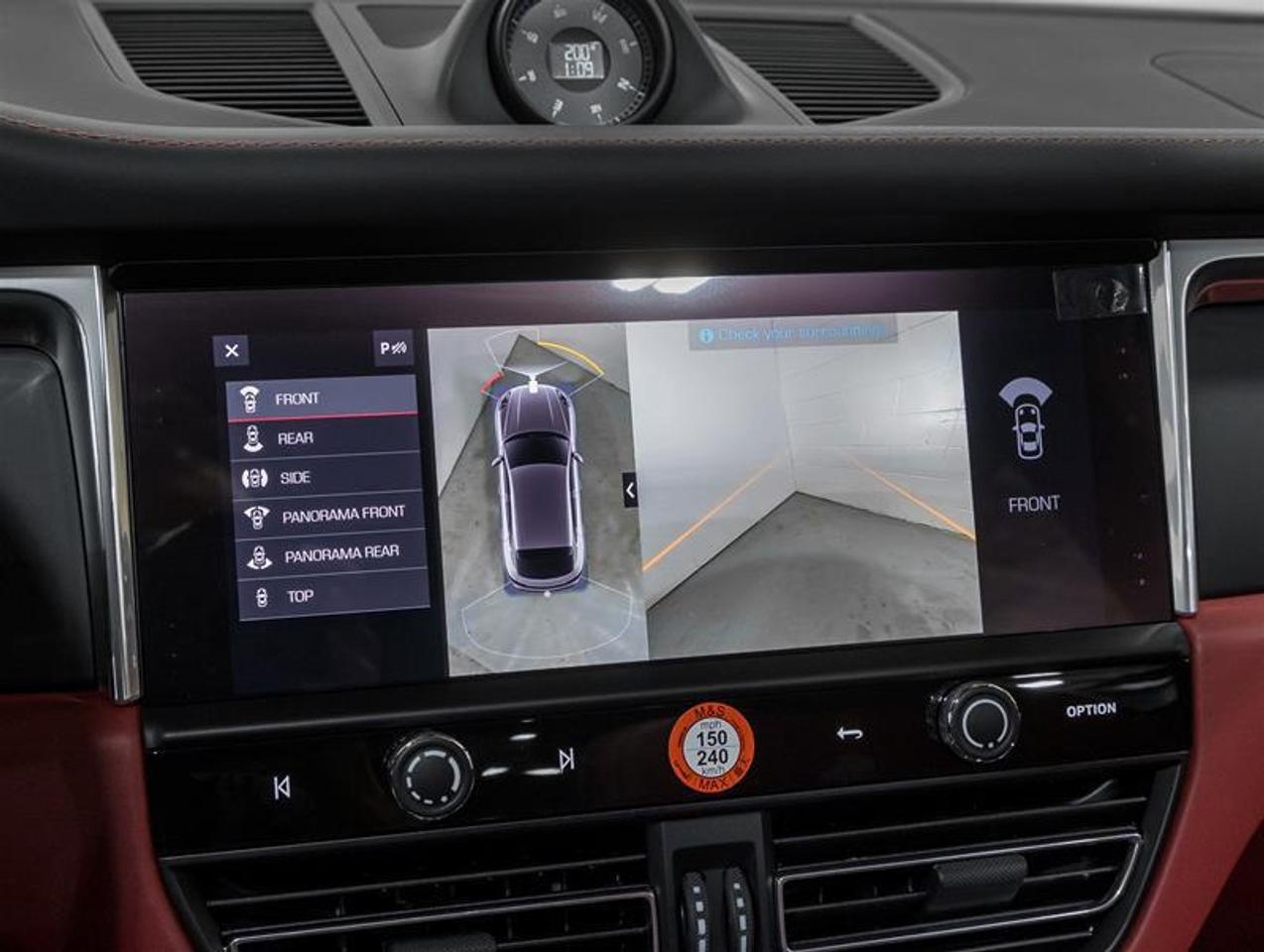 2026 Porsche Macan  Photo