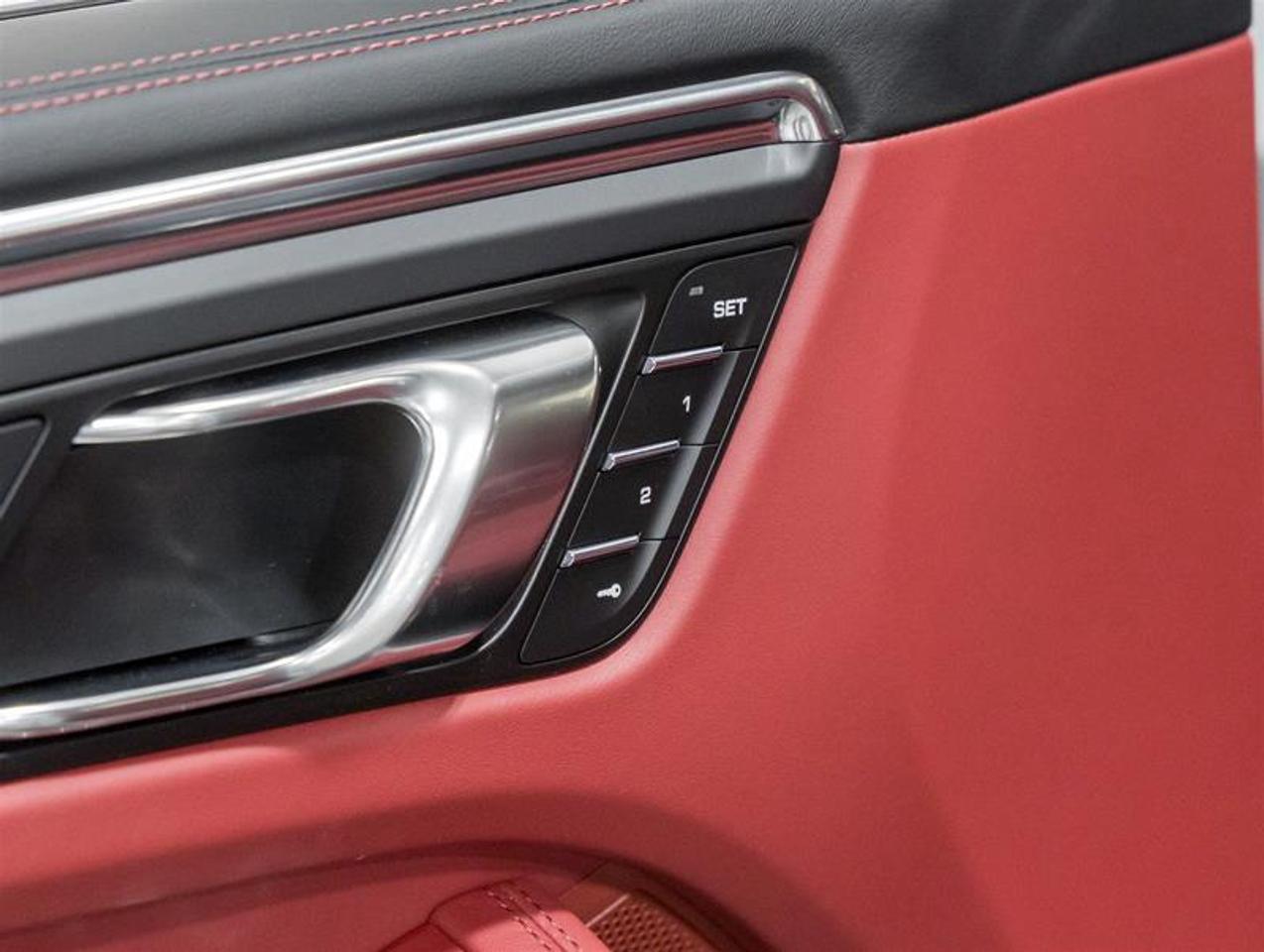 2026 Porsche Macan  Photo