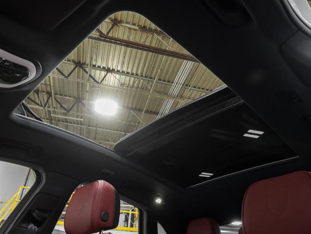 2026 Porsche Macan  Photo