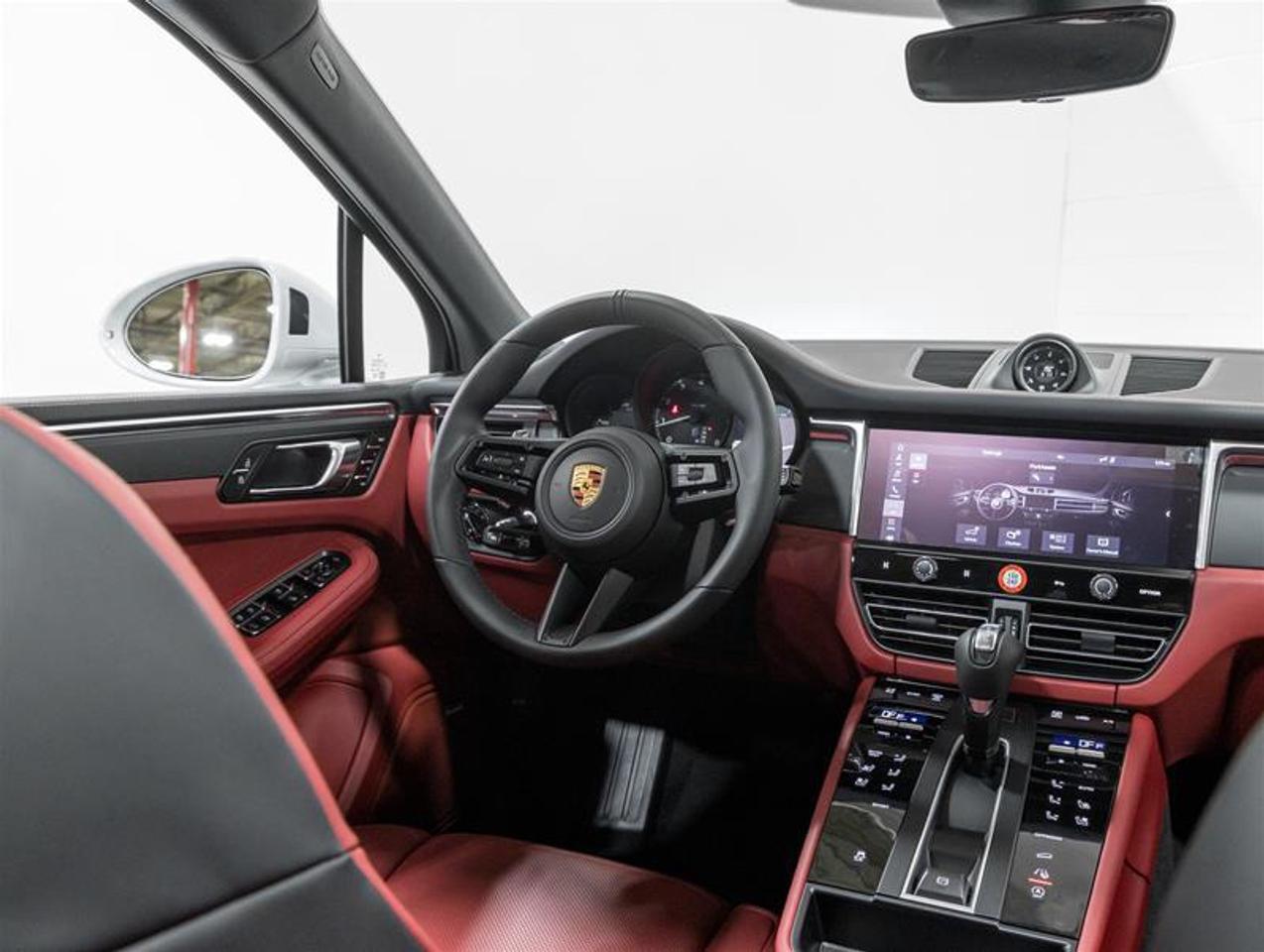 2026 Porsche Macan  Photo