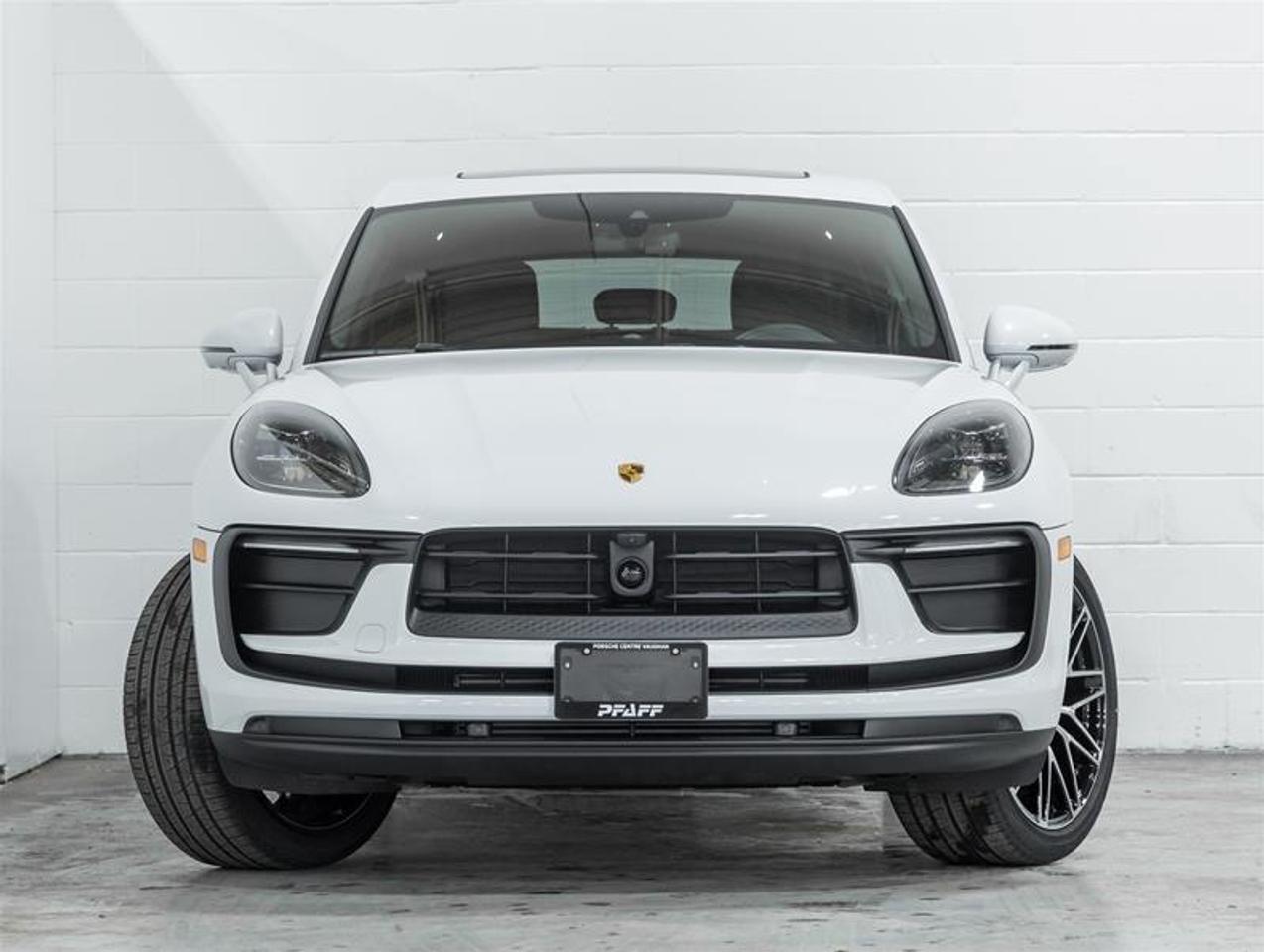 2026 Porsche Macan  Photo