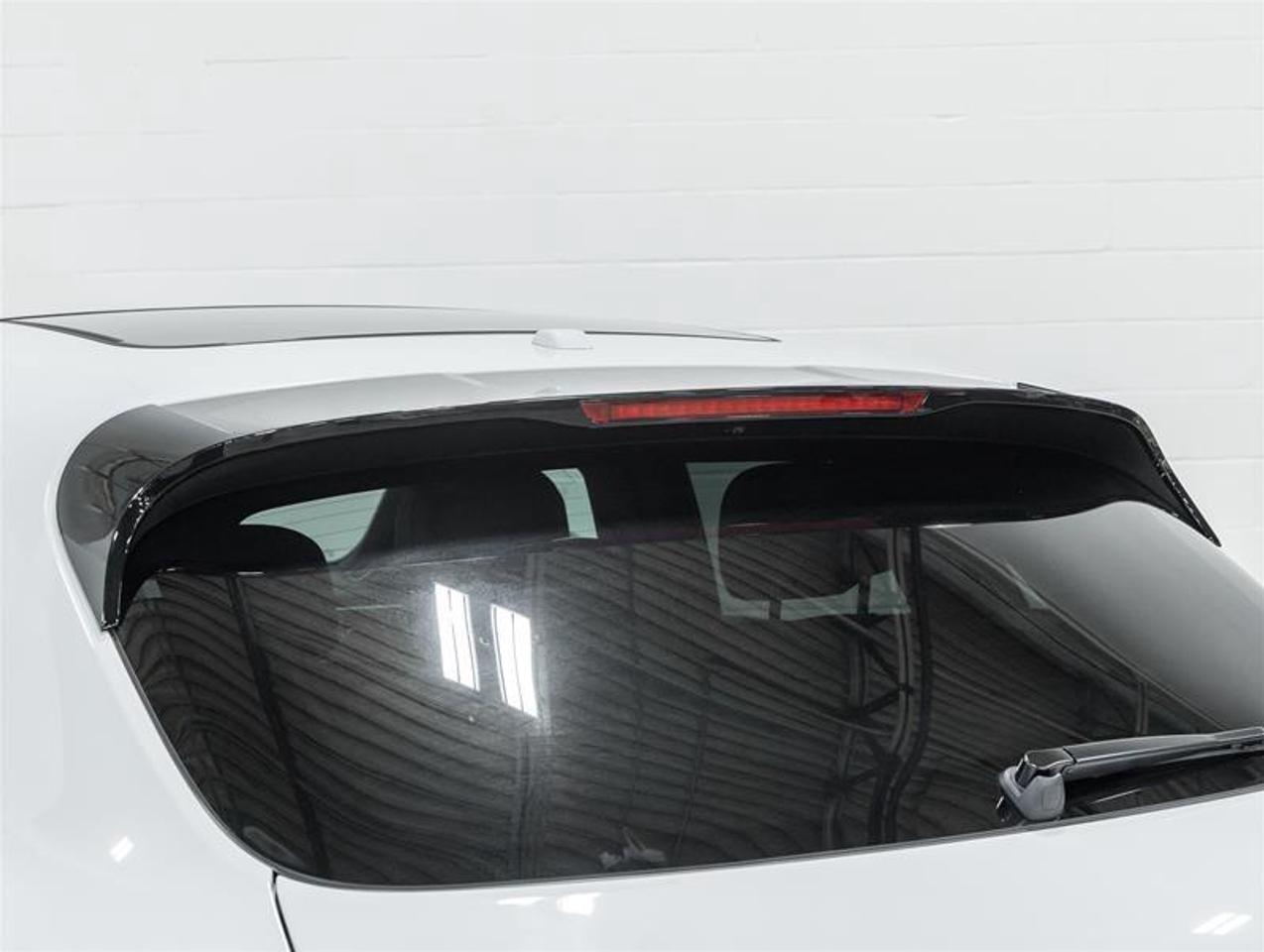 2026 Porsche Macan  Photo