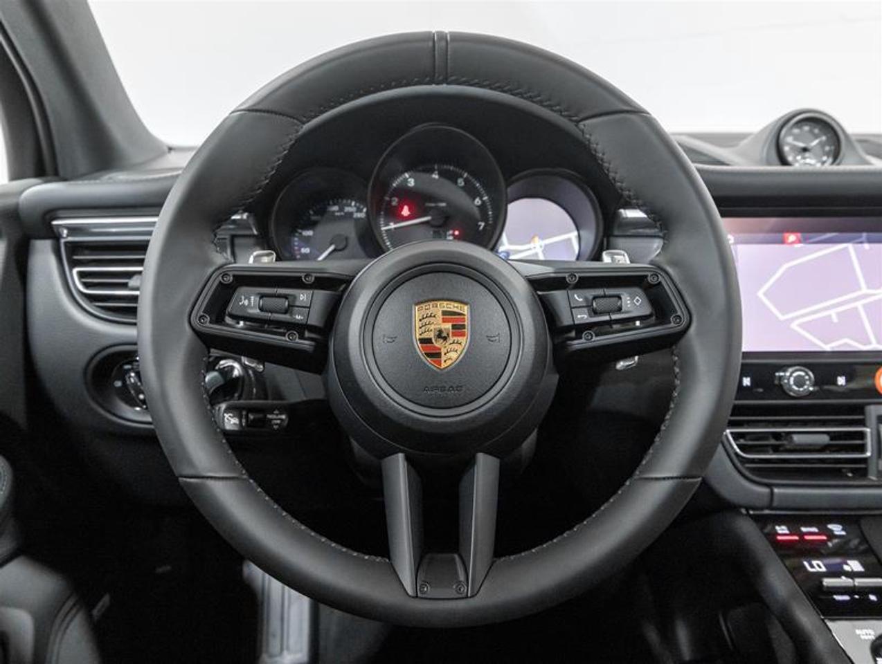 2026 Porsche Macan  Photo