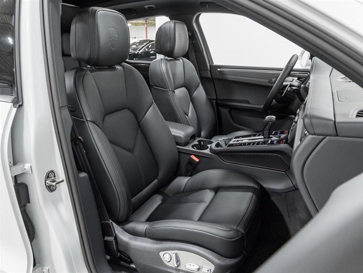 2026 Porsche Macan  Photo