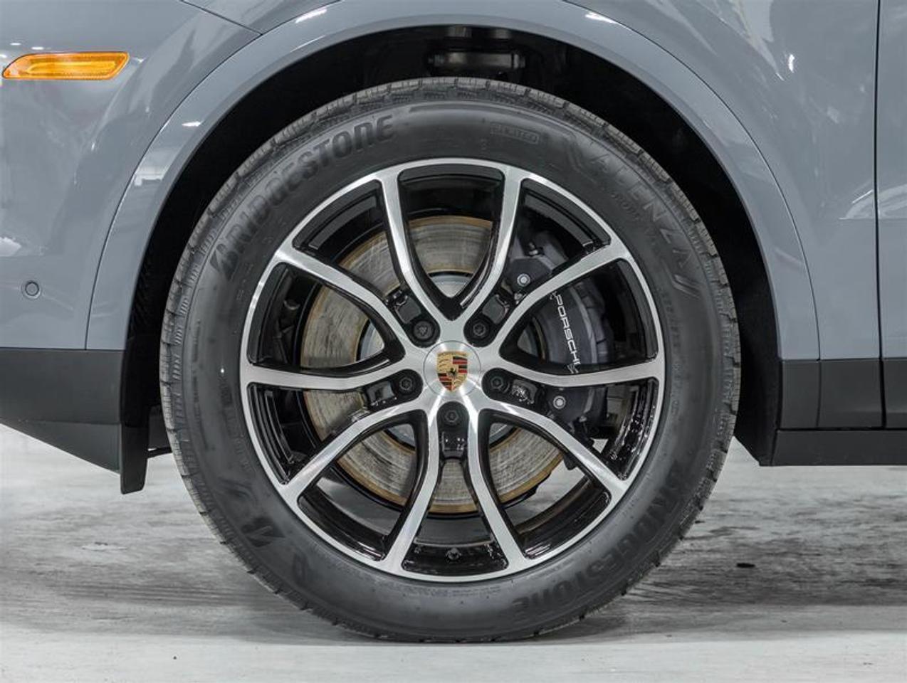 2026 Porsche Cayenne  Photo4