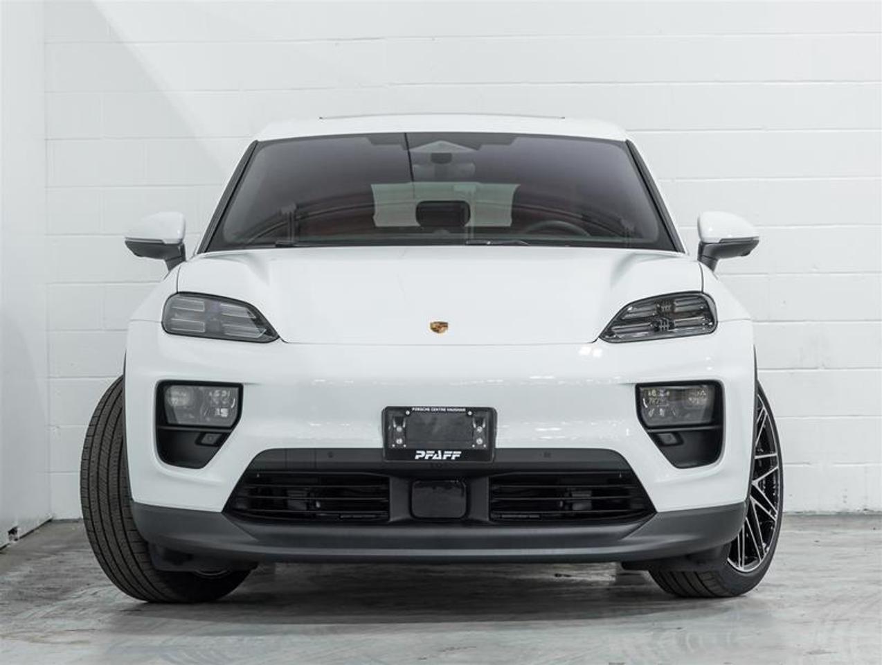 2026 Porsche Macan  Photo