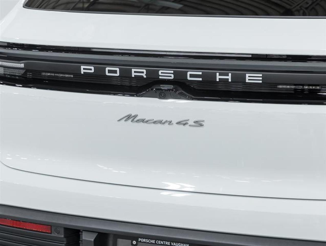 2026 Porsche Macan  Photo