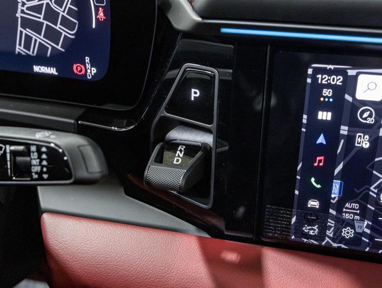 2026 Porsche Macan  Photo