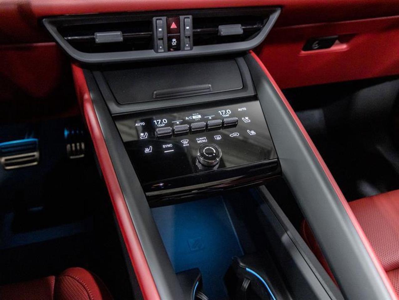 2026 Porsche Macan  Photo