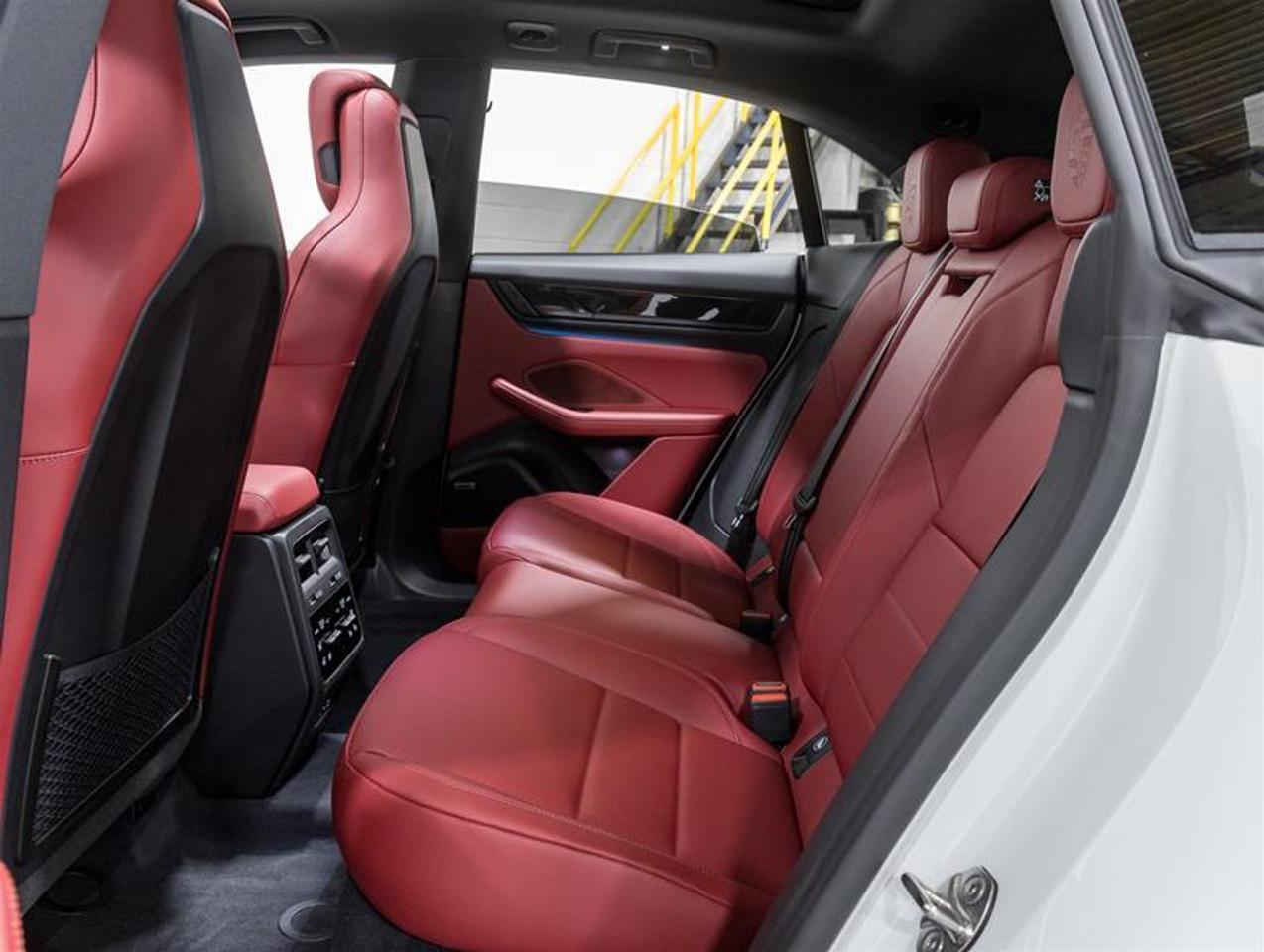 2026 Porsche Macan  Photo