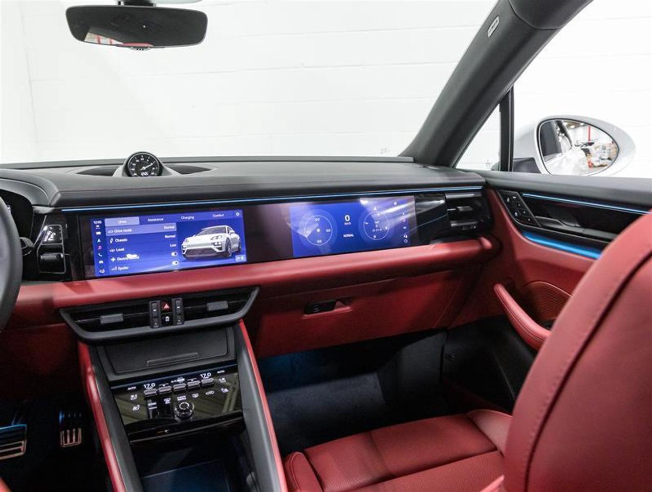 2026 Porsche Macan  Photo