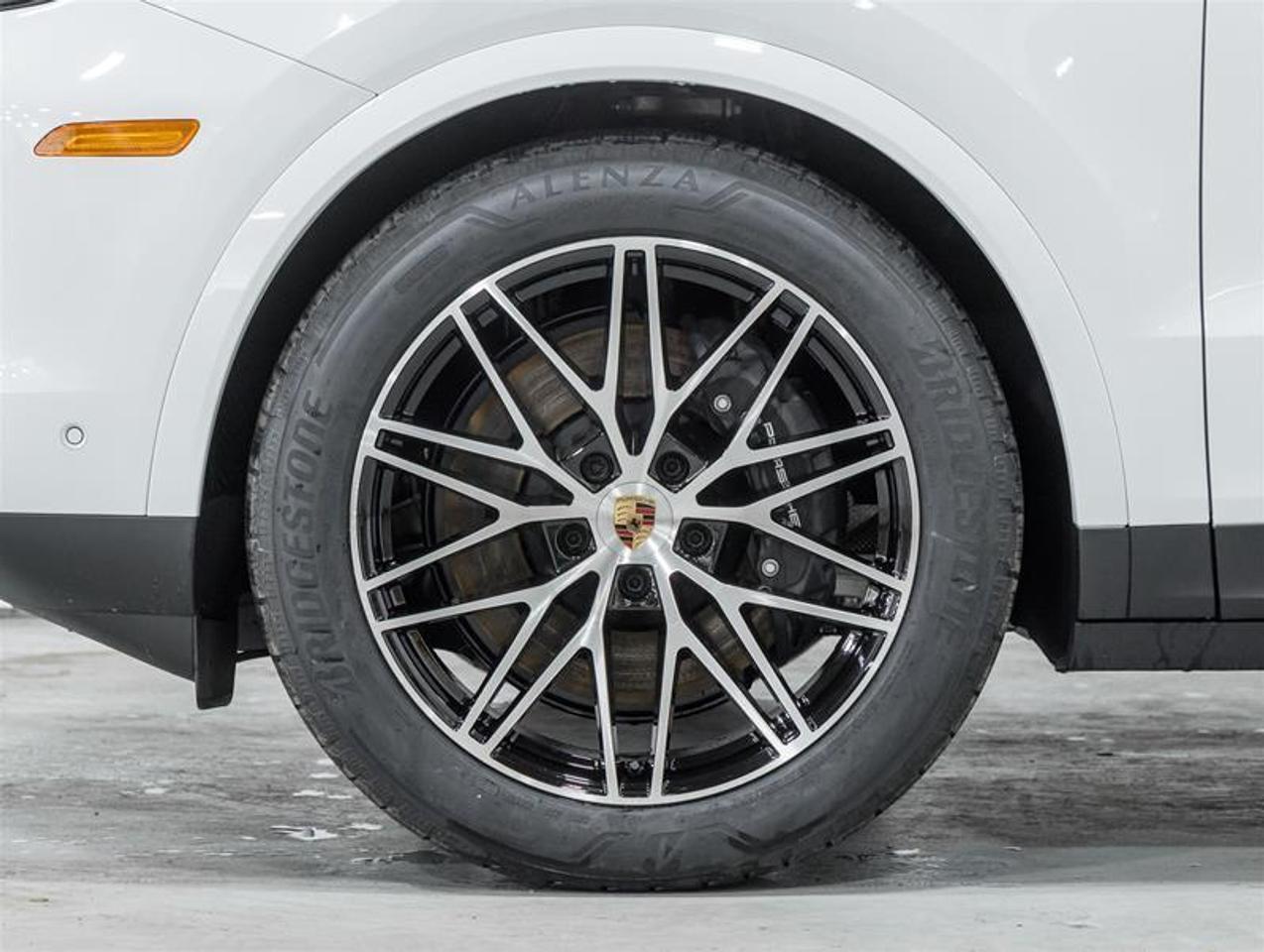 2026 Porsche Cayenne  Photo4