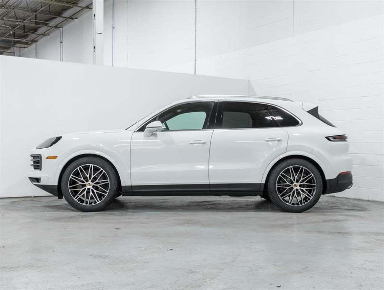 2026 Porsche Cayenne  Photo3