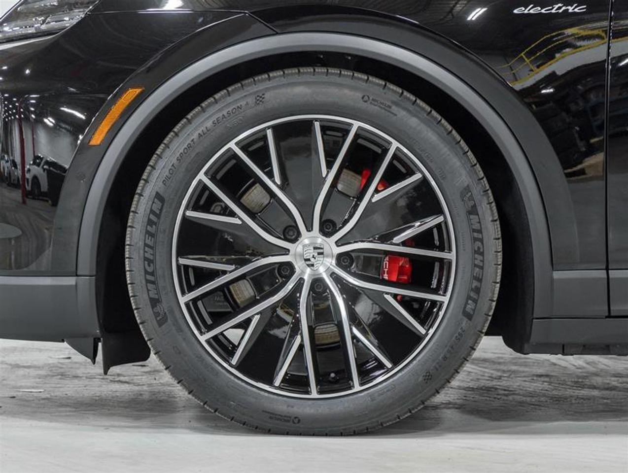 2026 Porsche Macan  Photo