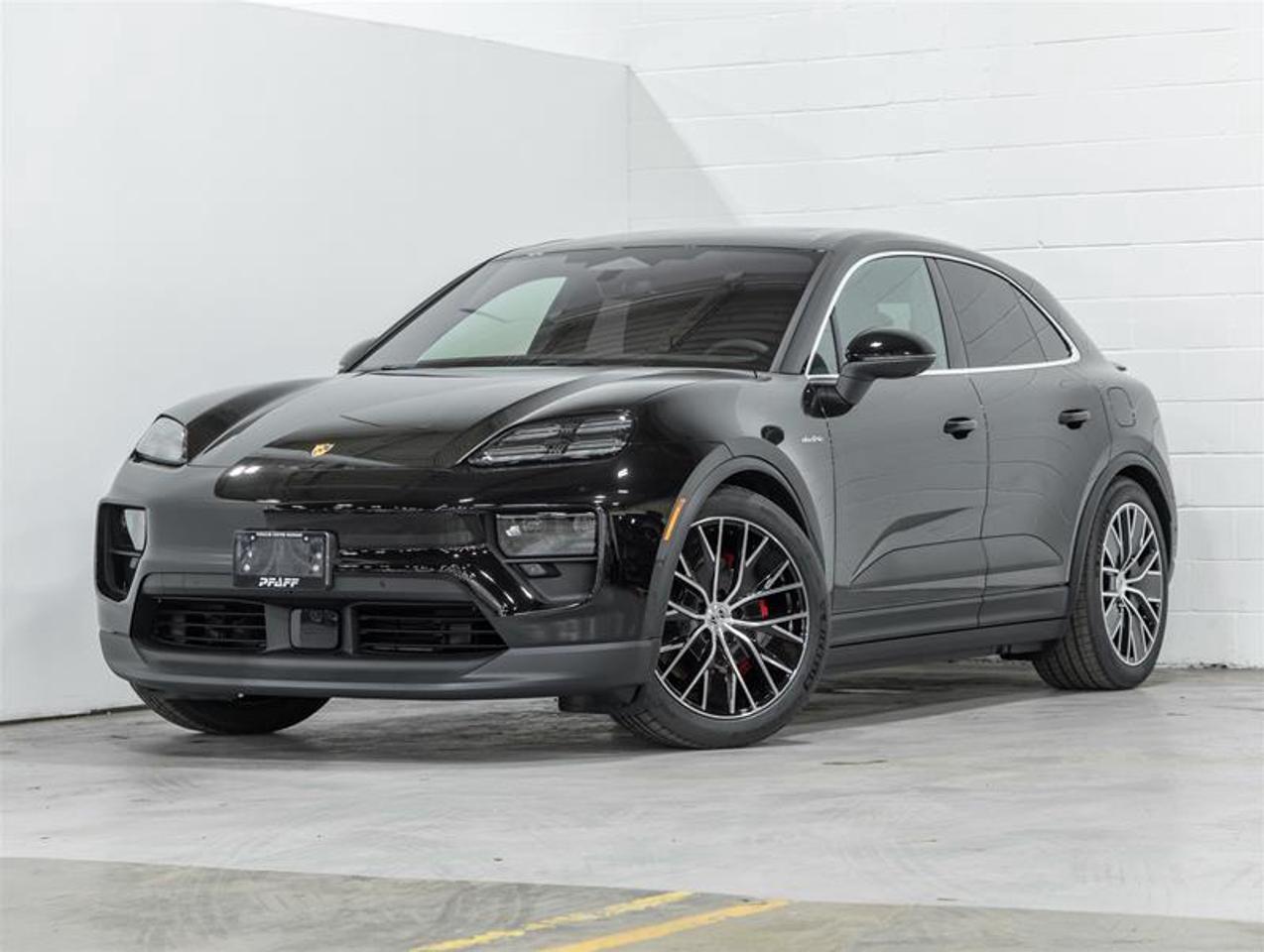 2026 Porsche Macan  Photo0