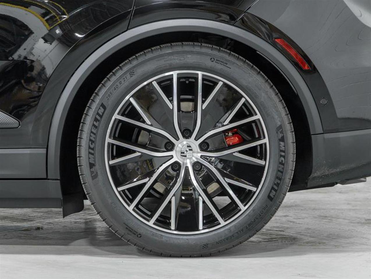 2026 Porsche Macan  Photo