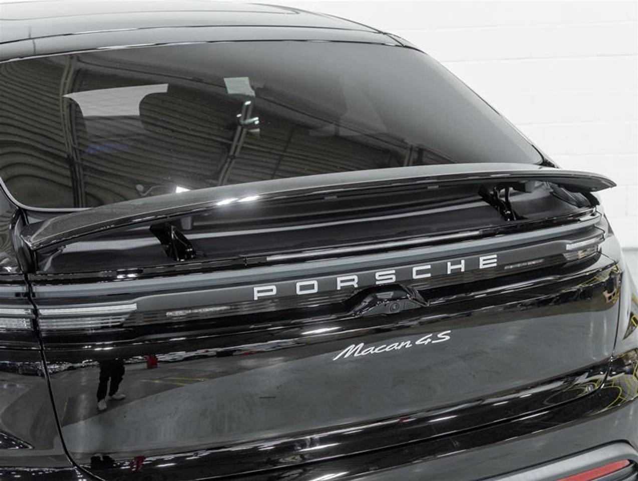 2026 Porsche Macan  Photo