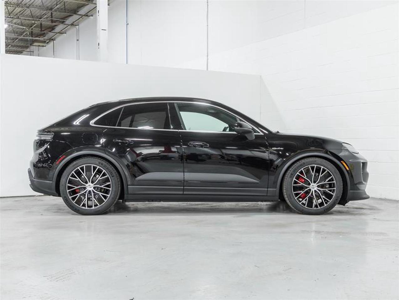 2026 Porsche Macan  Photo