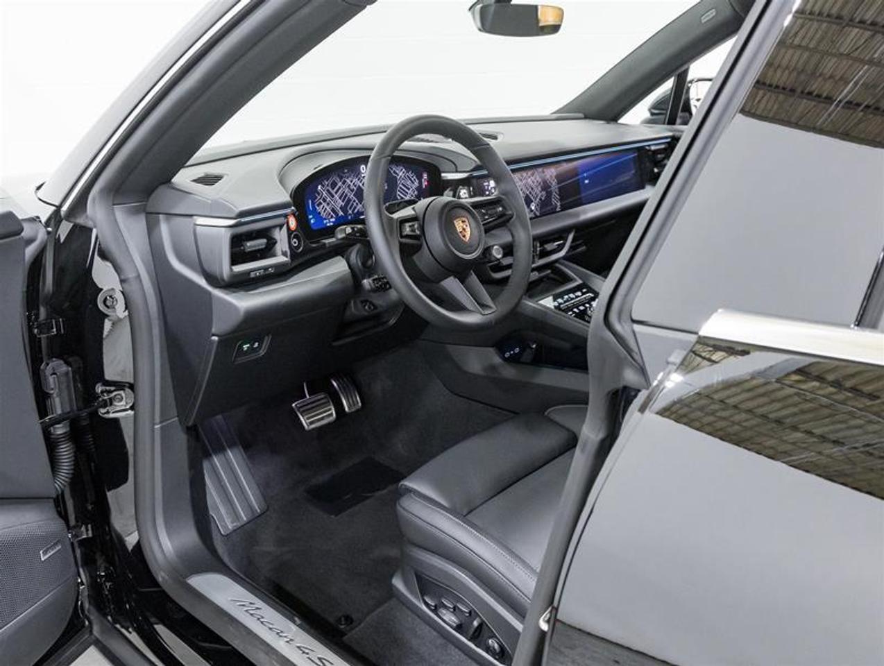 2026 Porsche Macan  Photo