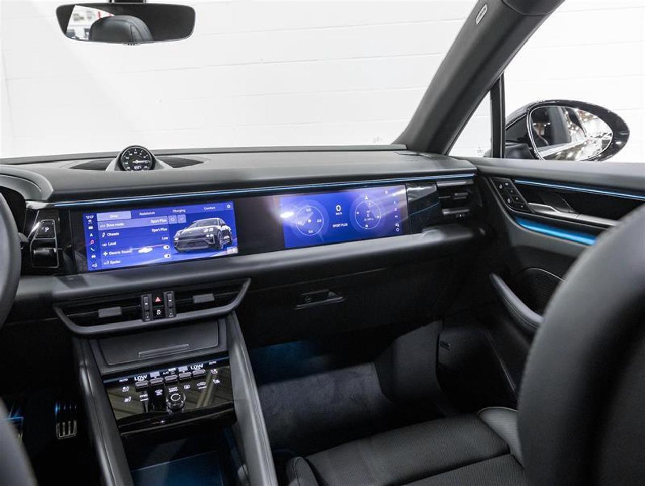 2026 Porsche Macan  Photo