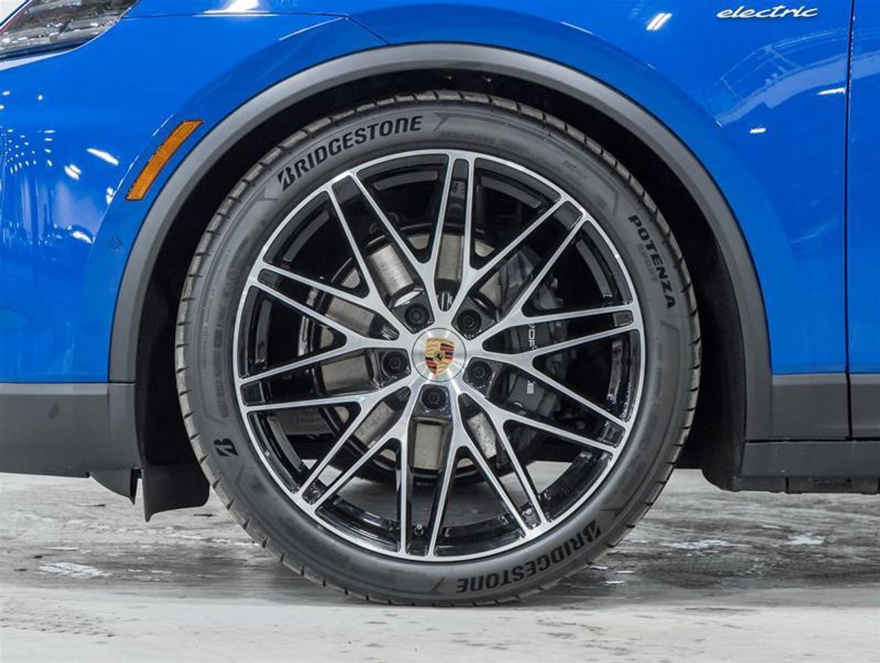 2026 Porsche Macan  Photo4