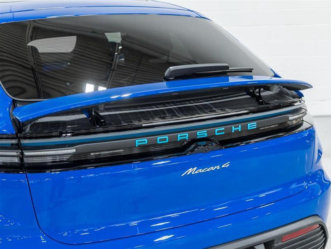 2026 Porsche Macan  Photo