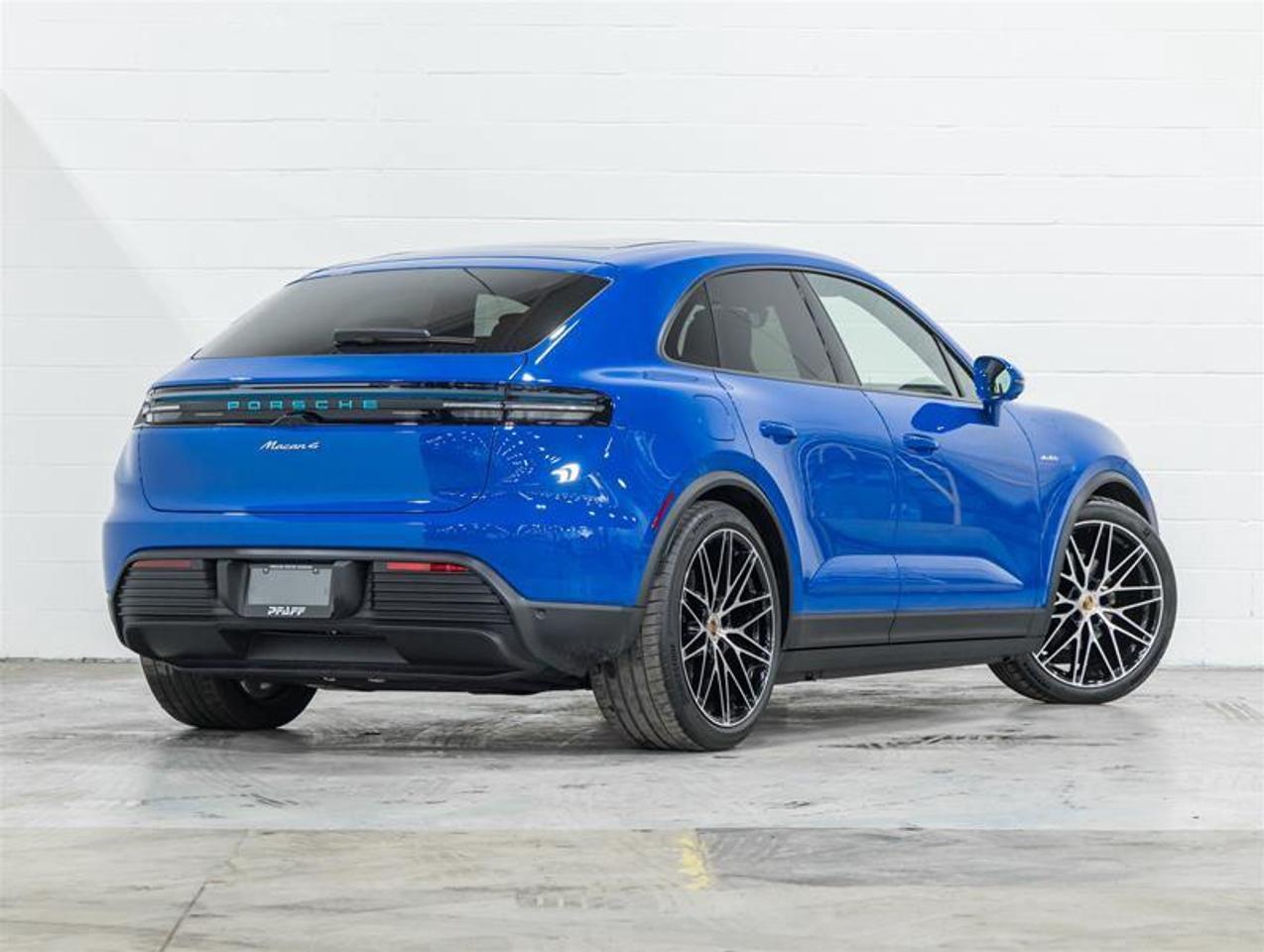 2026 Porsche Macan  Photo