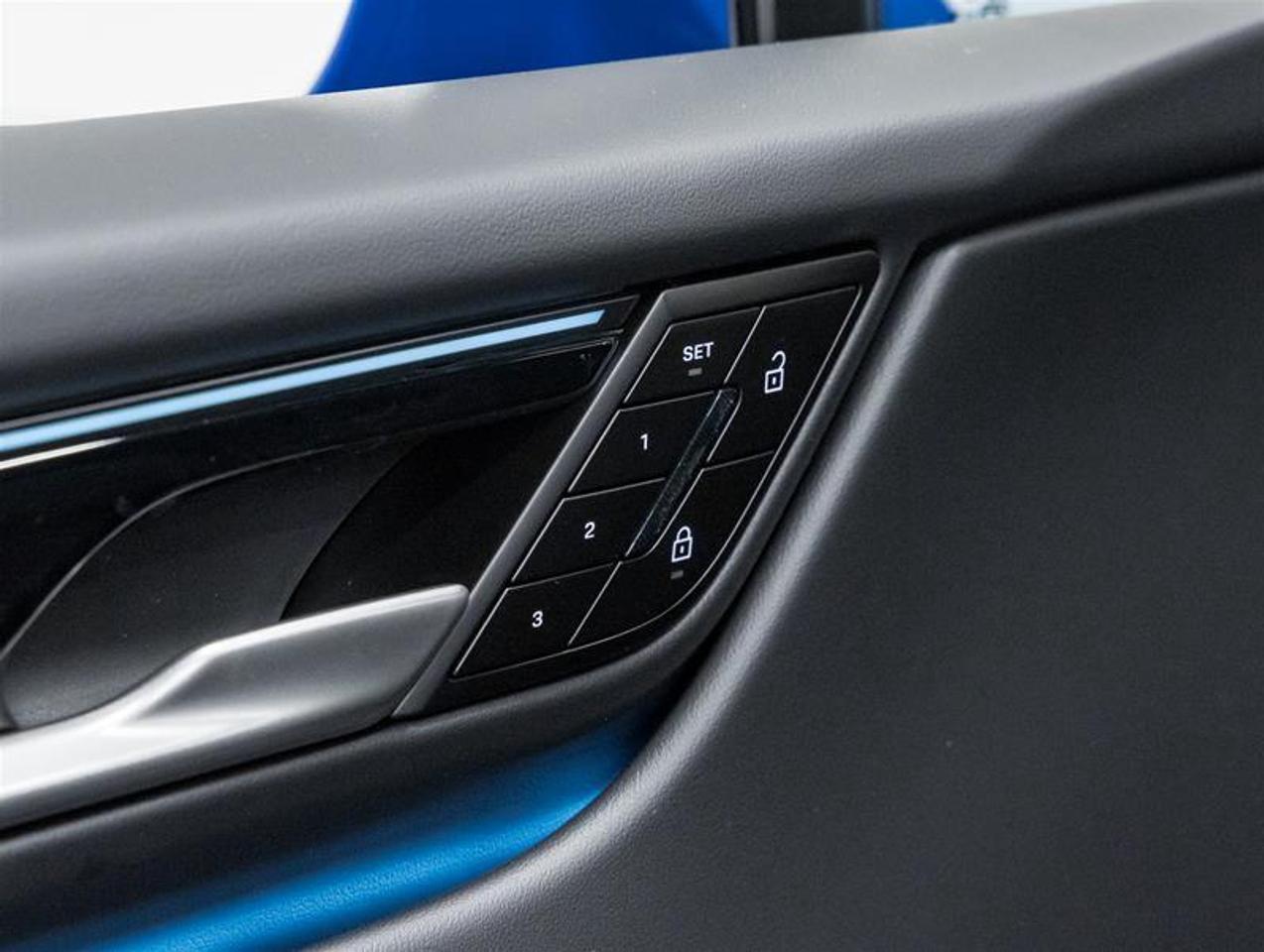 2026 Porsche Macan  Photo