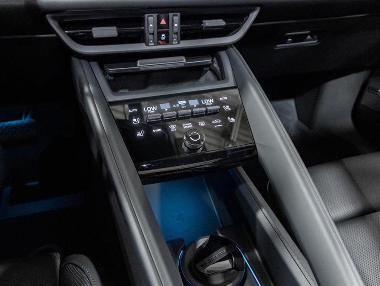 2026 Porsche Macan  Photo