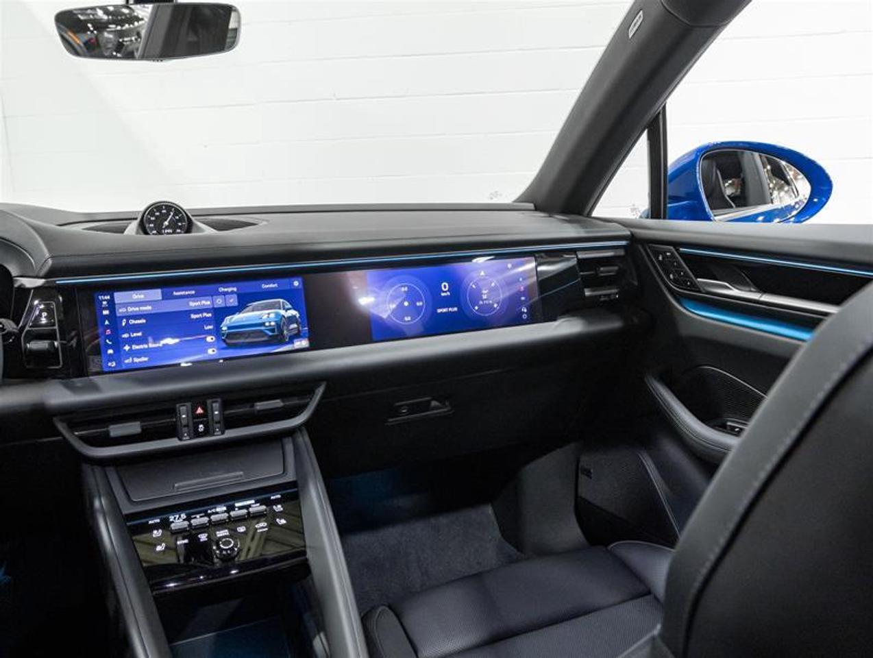 2026 Porsche Macan  Photo