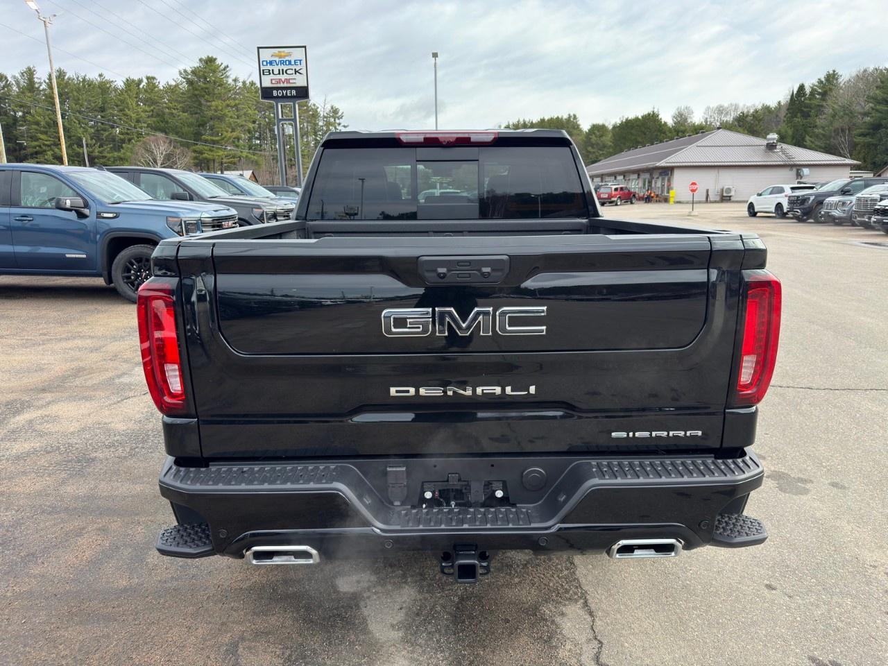 2026 GMC Sierra 1500 Crew Cab Short Box 4-Wheel Drive Denali Ultimate Photo