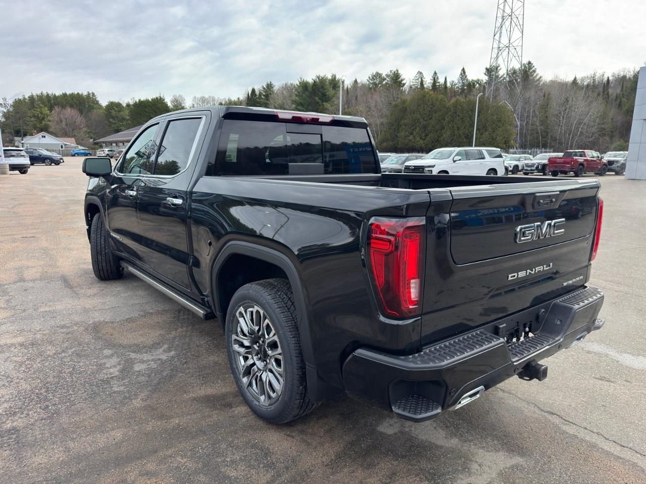 2026 GMC Sierra 1500 Crew Cab Short Box 4-Wheel Drive Denali Ultimate Photo