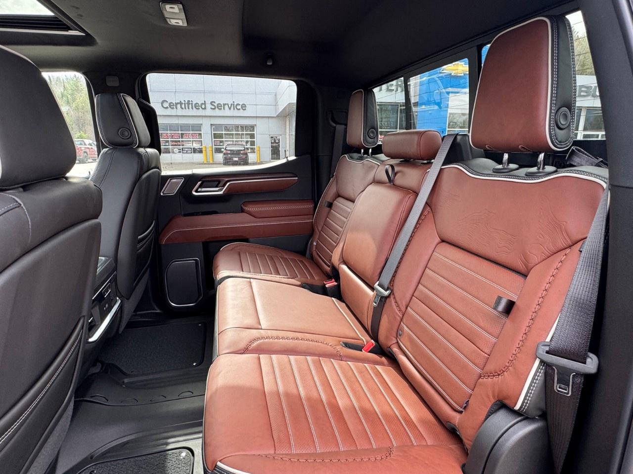 2026 GMC Sierra 1500 Crew Cab Short Box 4-Wheel Drive Denali Ultimate Photo