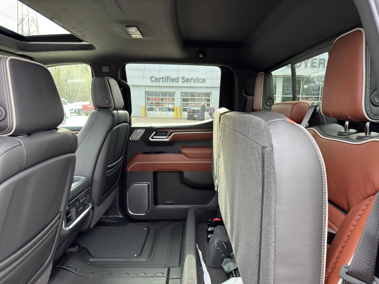 2026 GMC Sierra 1500 Crew Cab Short Box 4-Wheel Drive Denali Ultimate Photo