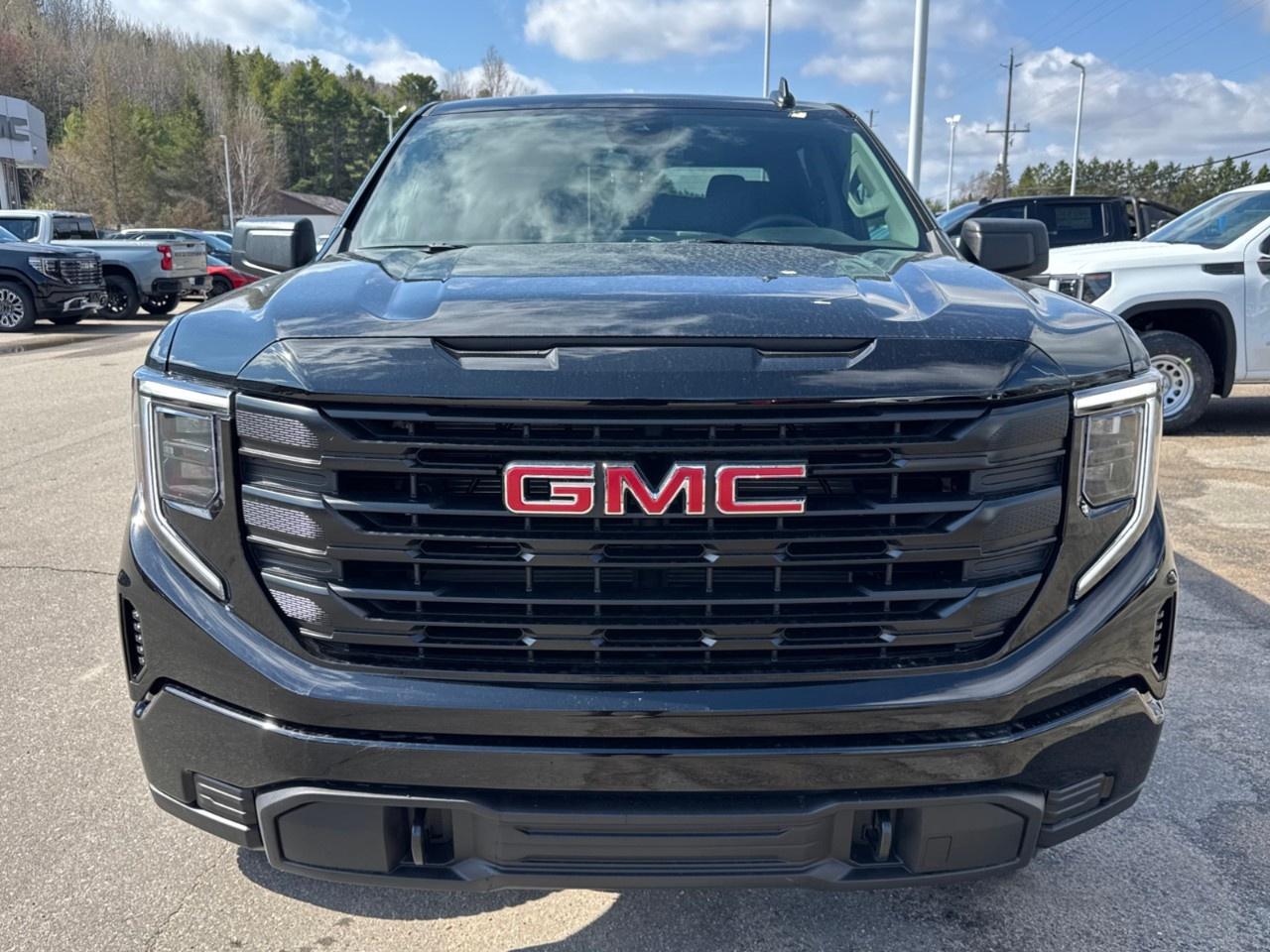 2026 GMC Sierra 1500 Crew Cab Short Box 4-Wheel Drive Pro Photo