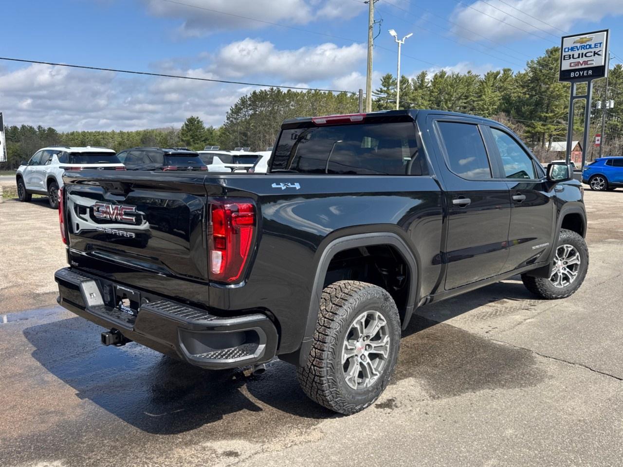 2026 GMC Sierra 1500 Crew Cab Short Box 4-Wheel Drive Pro Photo4