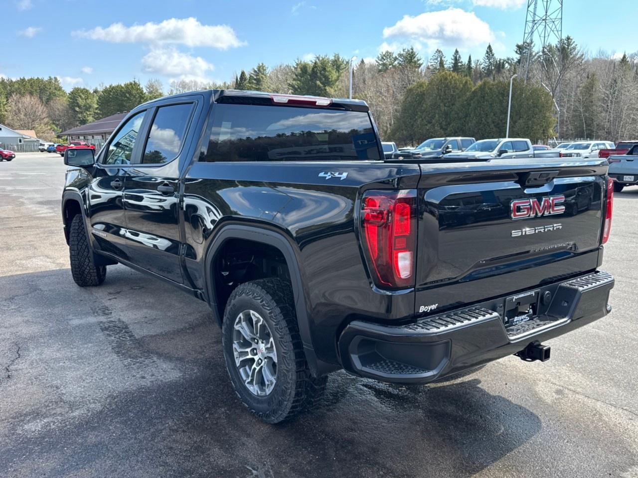 2026 GMC Sierra 1500 Crew Cab Short Box 4-Wheel Drive Pro Photo