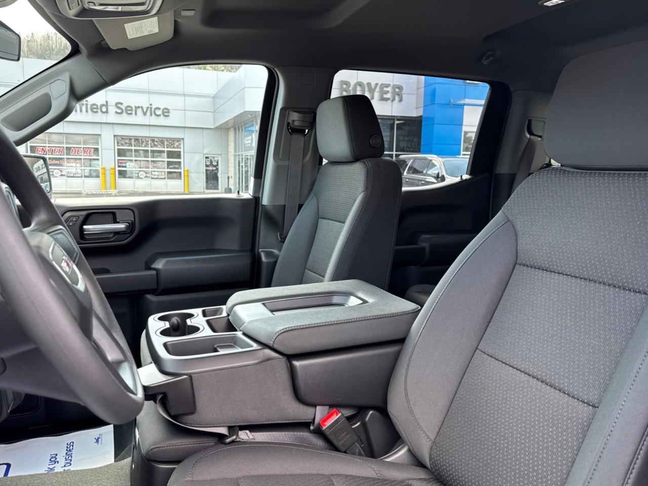 2026 GMC Sierra 1500 Crew Cab Short Box 4-Wheel Drive Pro Photo