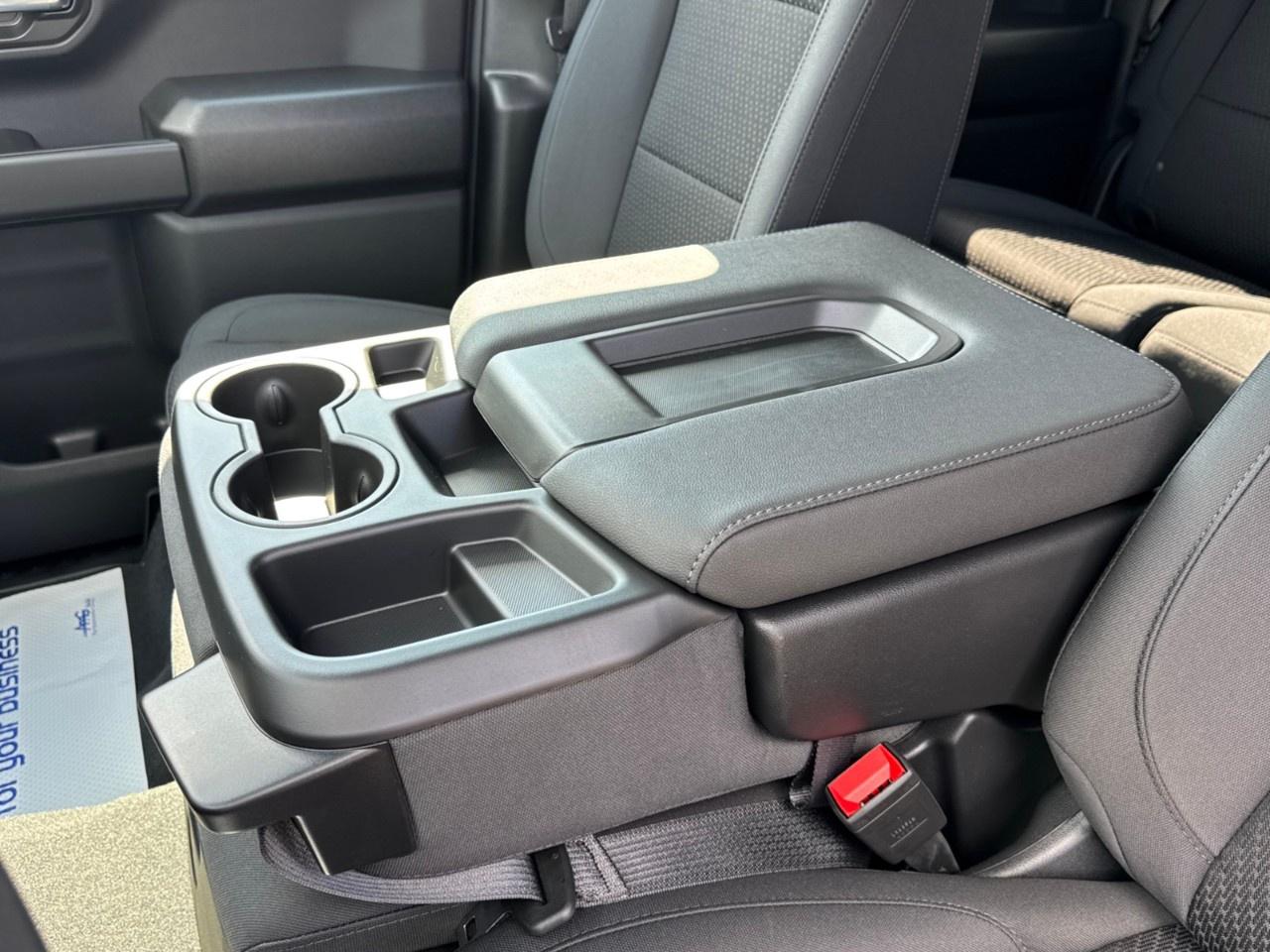 2026 GMC Sierra 1500 Crew Cab Short Box 4-Wheel Drive Pro Photo
