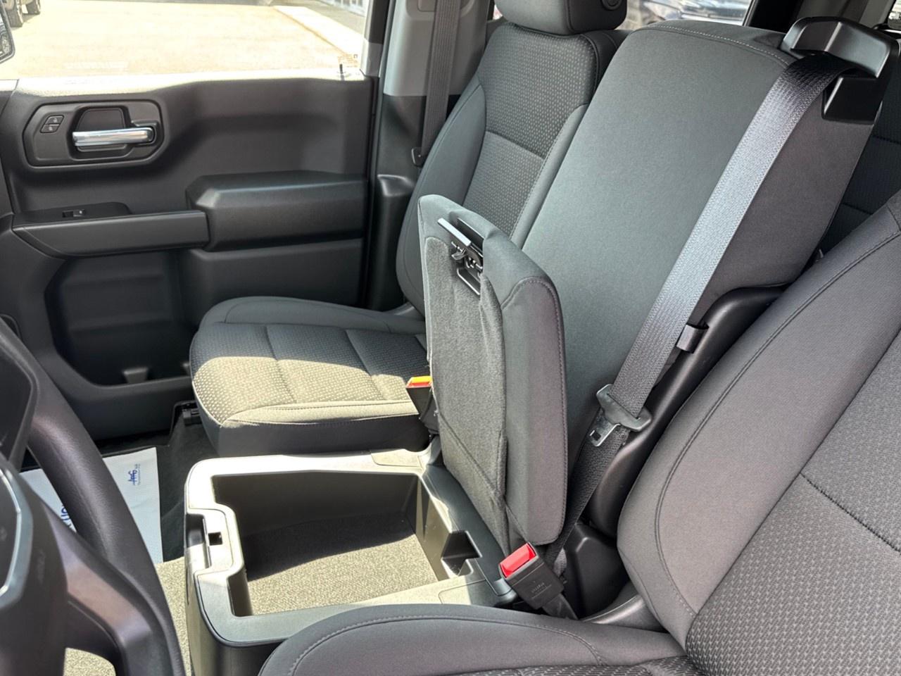 2026 GMC Sierra 1500 Crew Cab Short Box 4-Wheel Drive Pro Photo