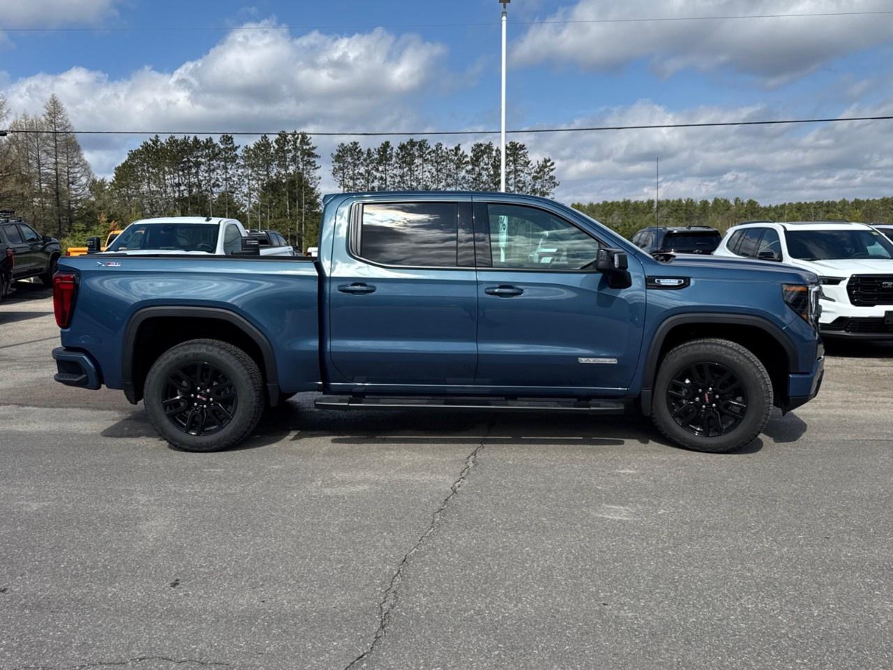 2026 GMC Sierra 1500 Crew Cab Short Box 4-Wheel Drive Elevation Photo