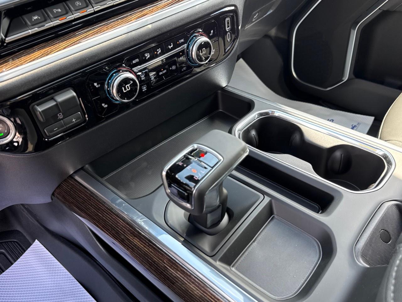 2026 GMC Sierra 1500 Crew Cab Short Box 4-Wheel Drive Elevation Photo