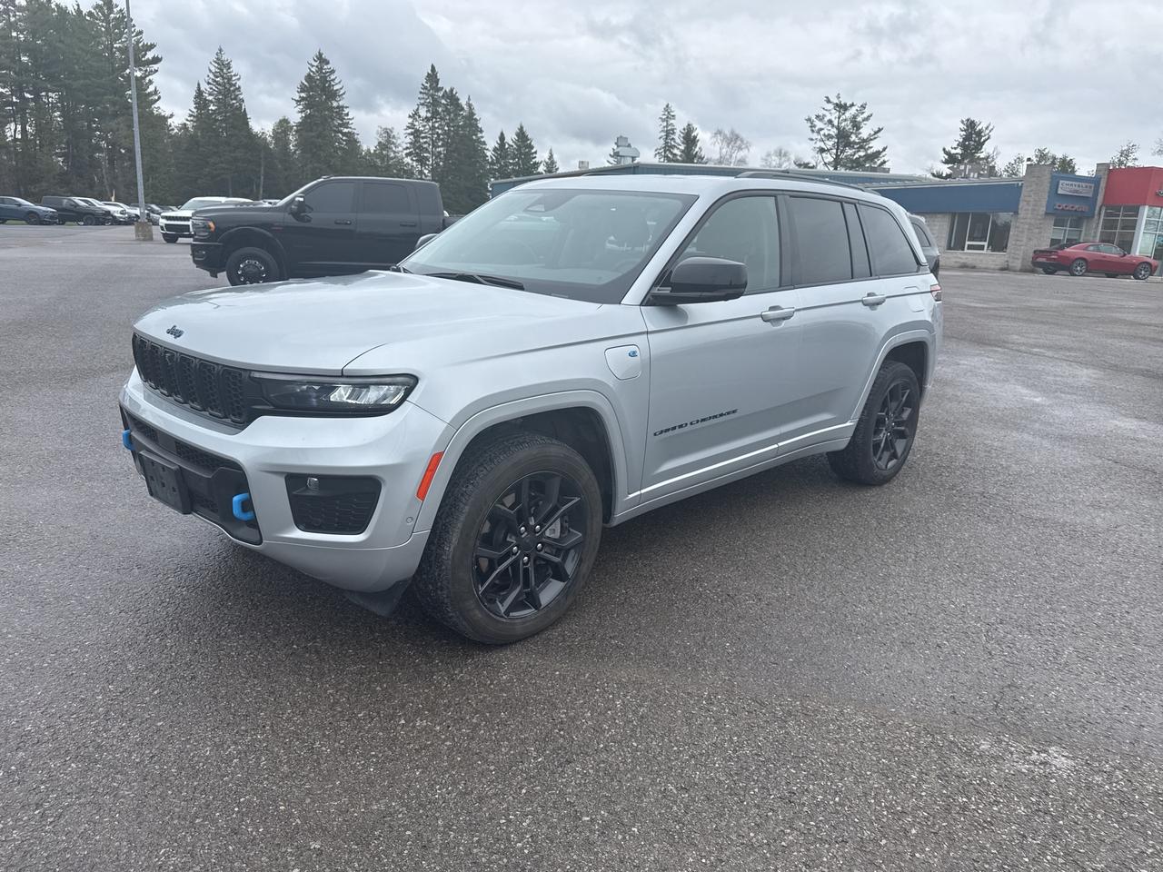 2023 Jeep Grand Cherokee 4xe 30th Anniversary Photo