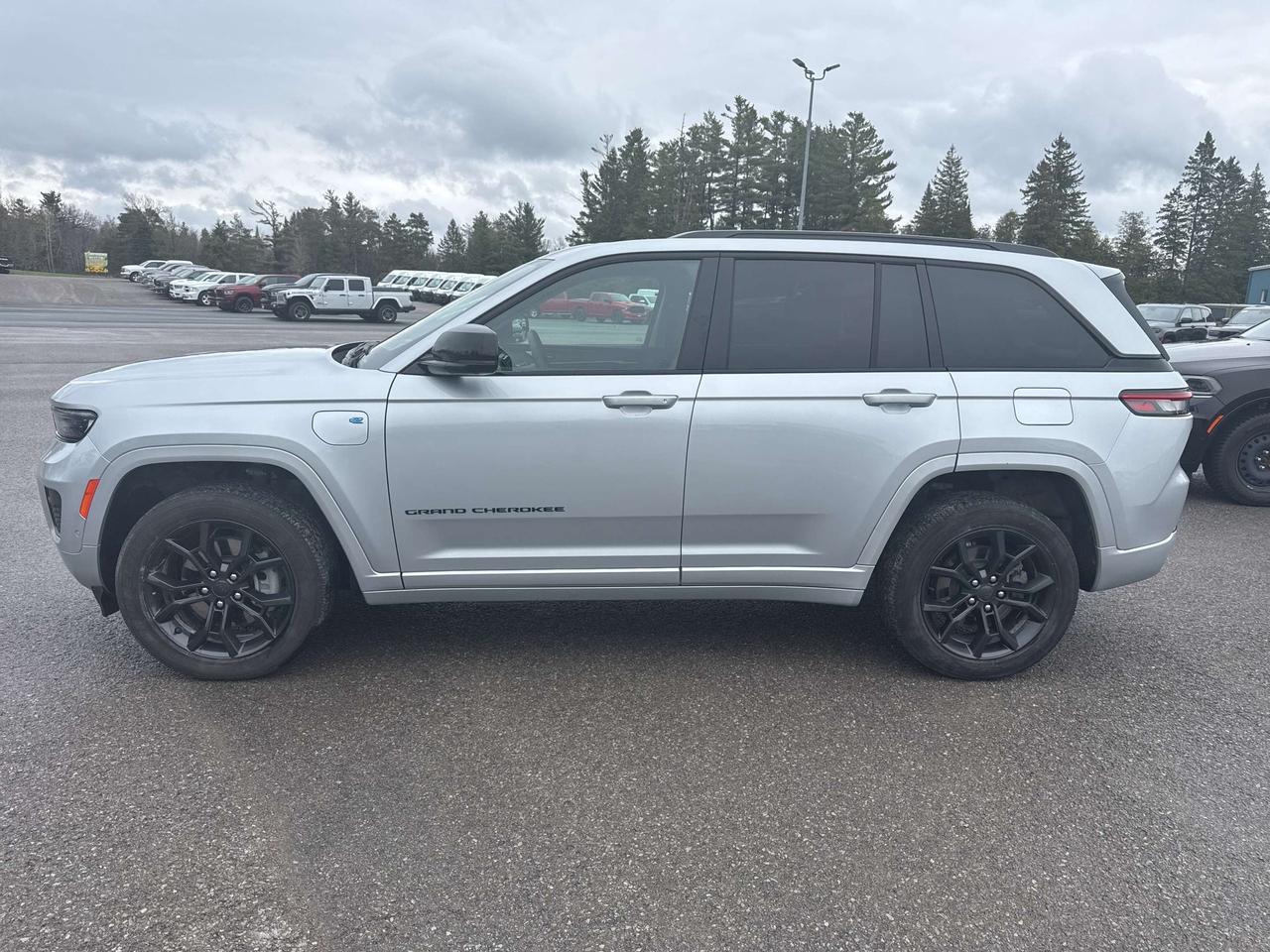 2023 Jeep Grand Cherokee 30th Anniversary Photo
