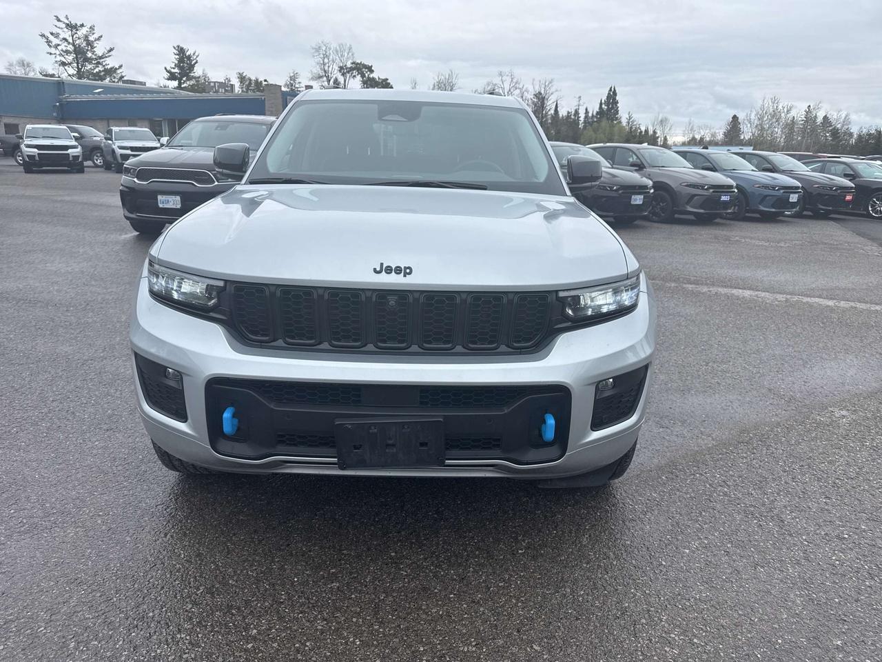 2023 Jeep Grand Cherokee 30th Anniversary Photo5