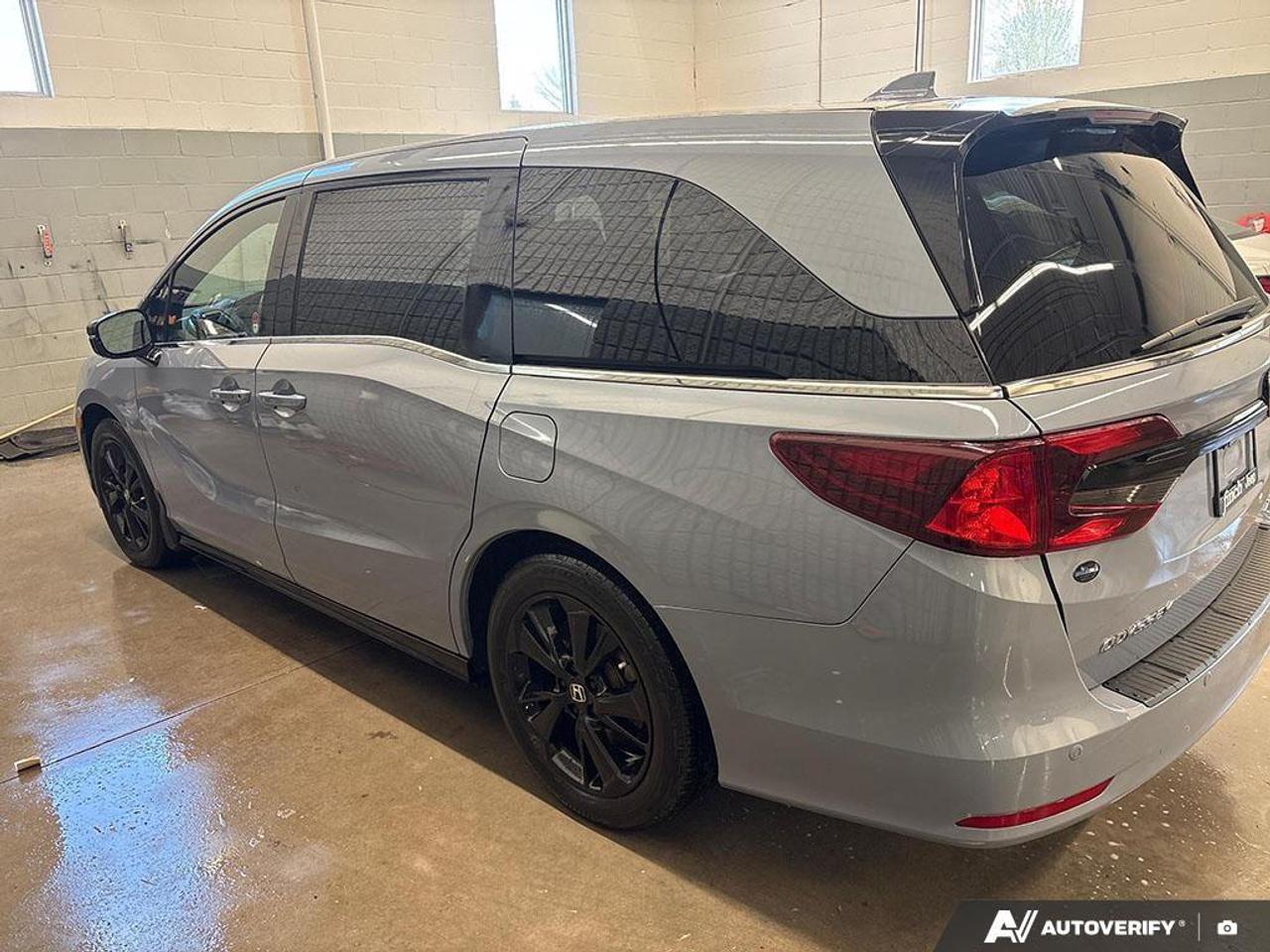 2024 Honda Odyssey Black Edition Passenger Van Photo