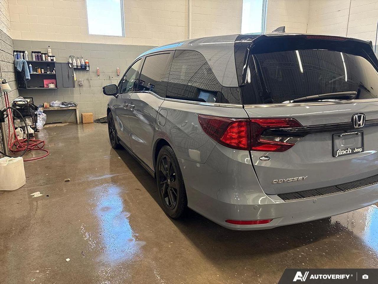 2024 Honda Odyssey Black Edition Passenger Van Photo