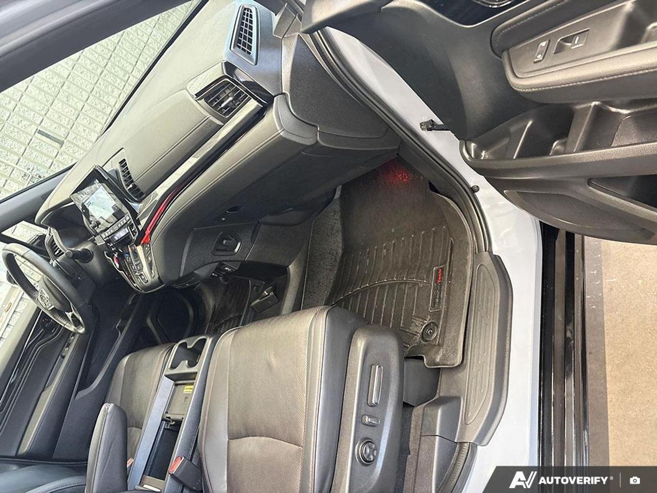 2024 Honda Odyssey Black Edition Passenger Van Photo